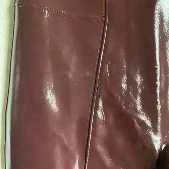 Spanx Faux Patent Leather Sleek Smoothing Contour Waist Leggings Slimming Ruby M - Picture 5 of 13